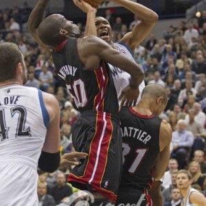  鲍文双响助拳,西汉姆联客场擒下狼队  