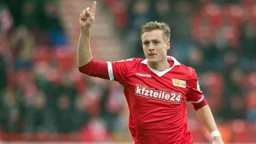  罗伊斯关键先生附体，德甲队长扛起大旗率队前行